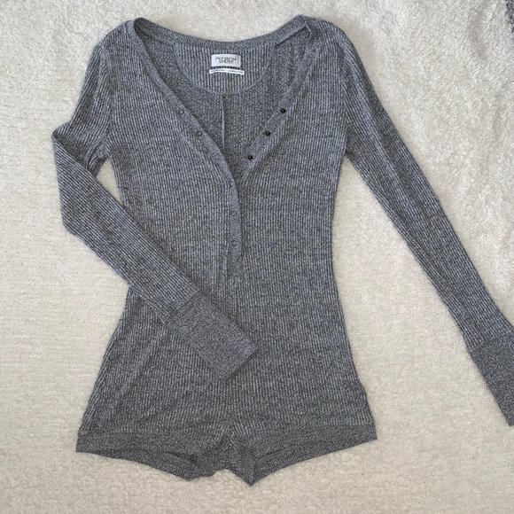 Urban Outfitters Other - Ribbed gray sleep onesie